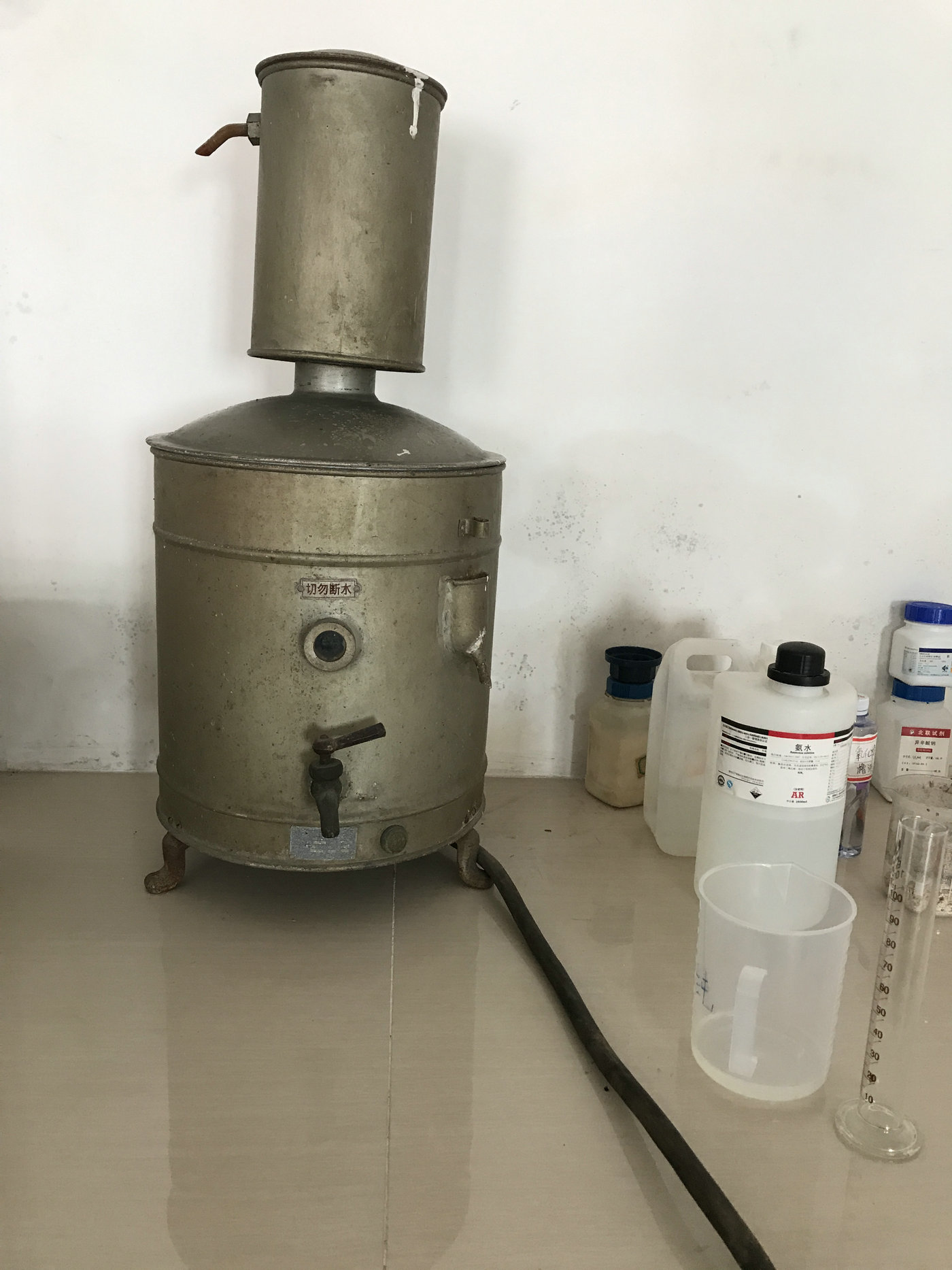 研发试验室设备--不锈钢电热蒸馏水机